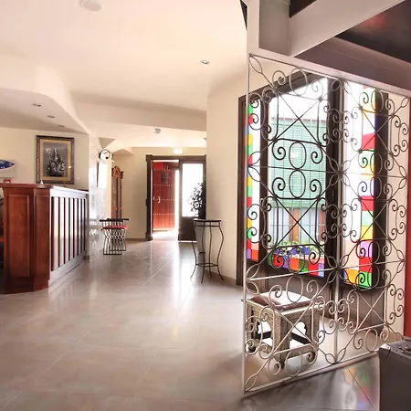 Casa Banos De La 4*